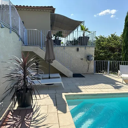 Bastide לינה וארוחת בוקר 4*