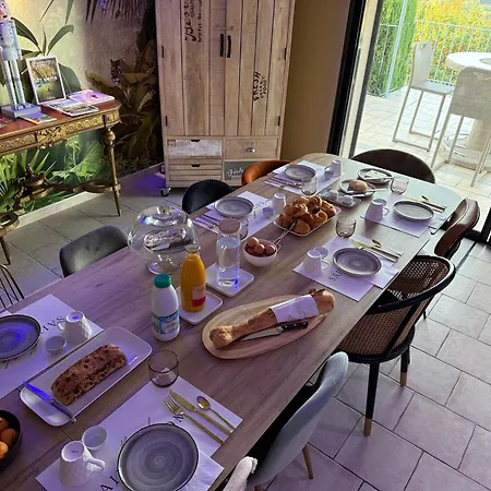 Bastide לינה וארוחת בוקר 4*